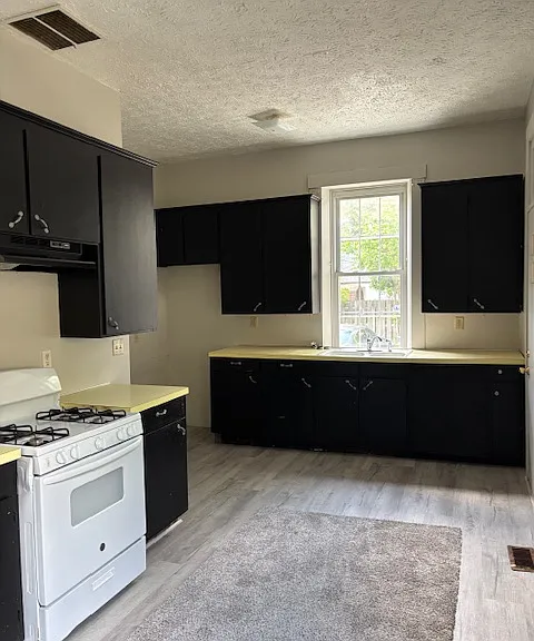 811 S Main St #811 — Photo 10
