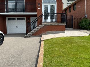 118 Antigua Rd, Mississauga, ON L5B 2T6