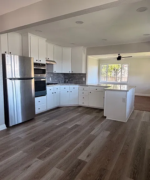 2117 E Division St — Photo 28