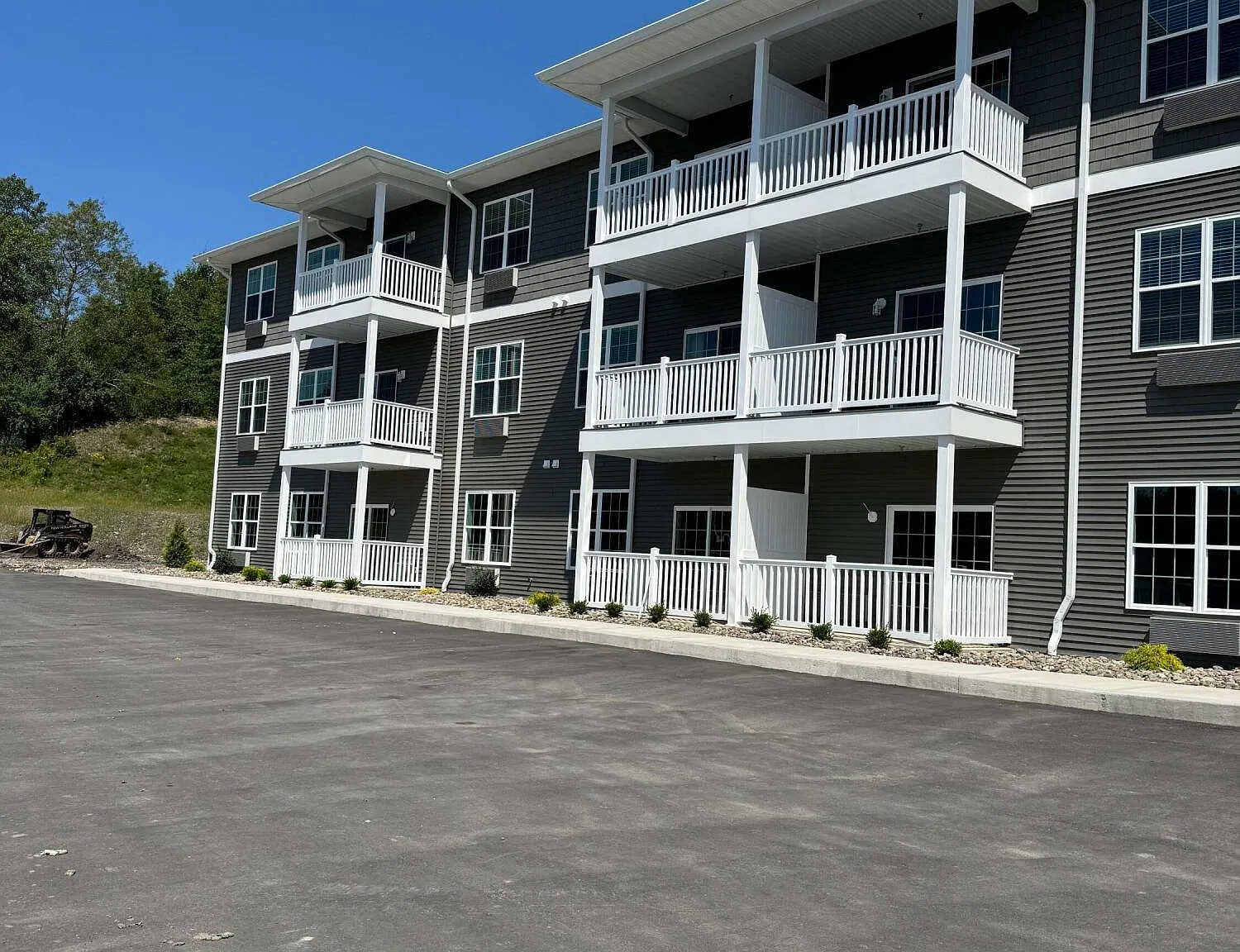 2 bed, 2.0 bath, 1400 sqft, $1,900 — Photo 1