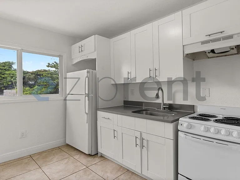 277 NW 81st St — Photo 5