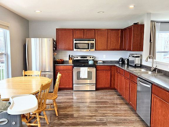 3rd image of 1206 Odell Farm Ln
