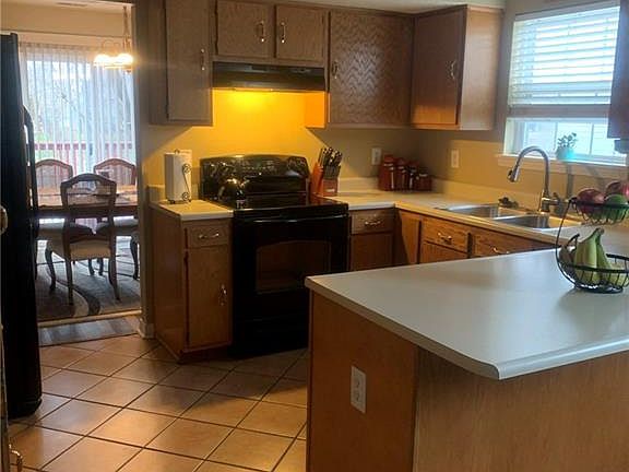 5th image of 1640 Long Lake Dr