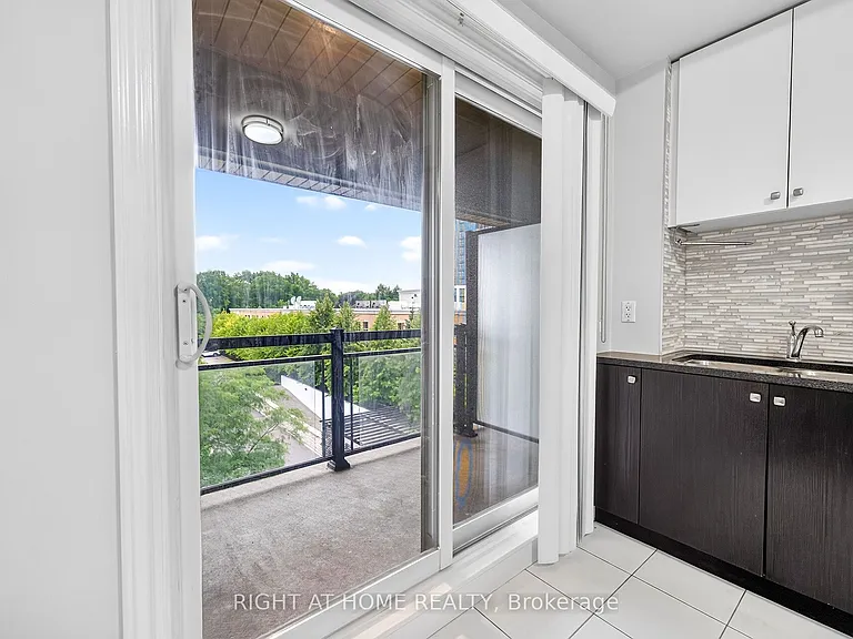 570 Lolita Gdns #430 — Photo 17