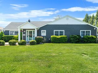 418 Bay 6th Street, West Islip, NY 11795