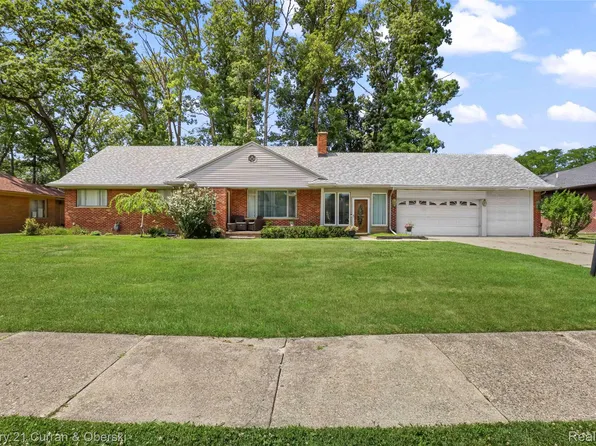 675 Woodcrest Dr, Dearborn, MI 48124