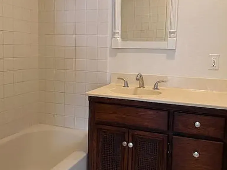 1815 N Westwood Ave — Photo 34
