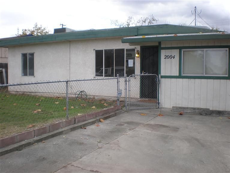 1st image of 2004 El Camino Ave
