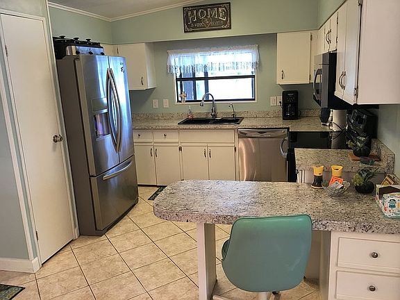 4th image of 19304 Tuckaway Ct