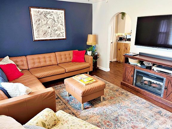 5th image of 803 Butler St