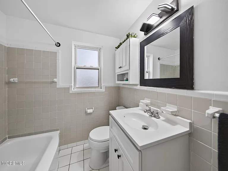 11 Manor Dr #111 — Photo 22