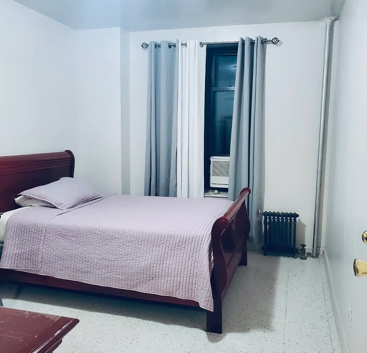 3 bed, $1,000 — Photo 1