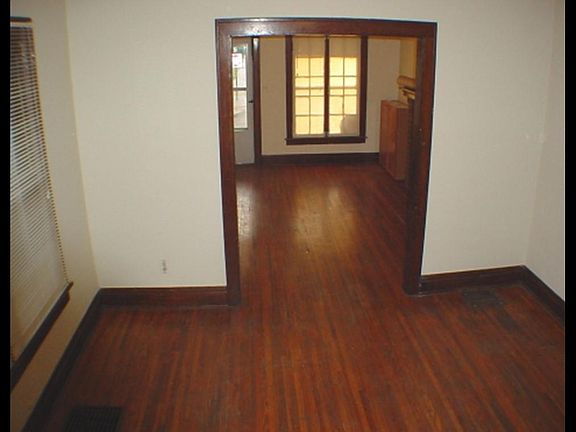 3rd image of 2395 Adams Ave
