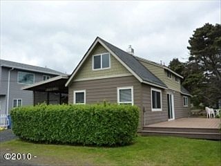 4th image of 1938 NE 58th St