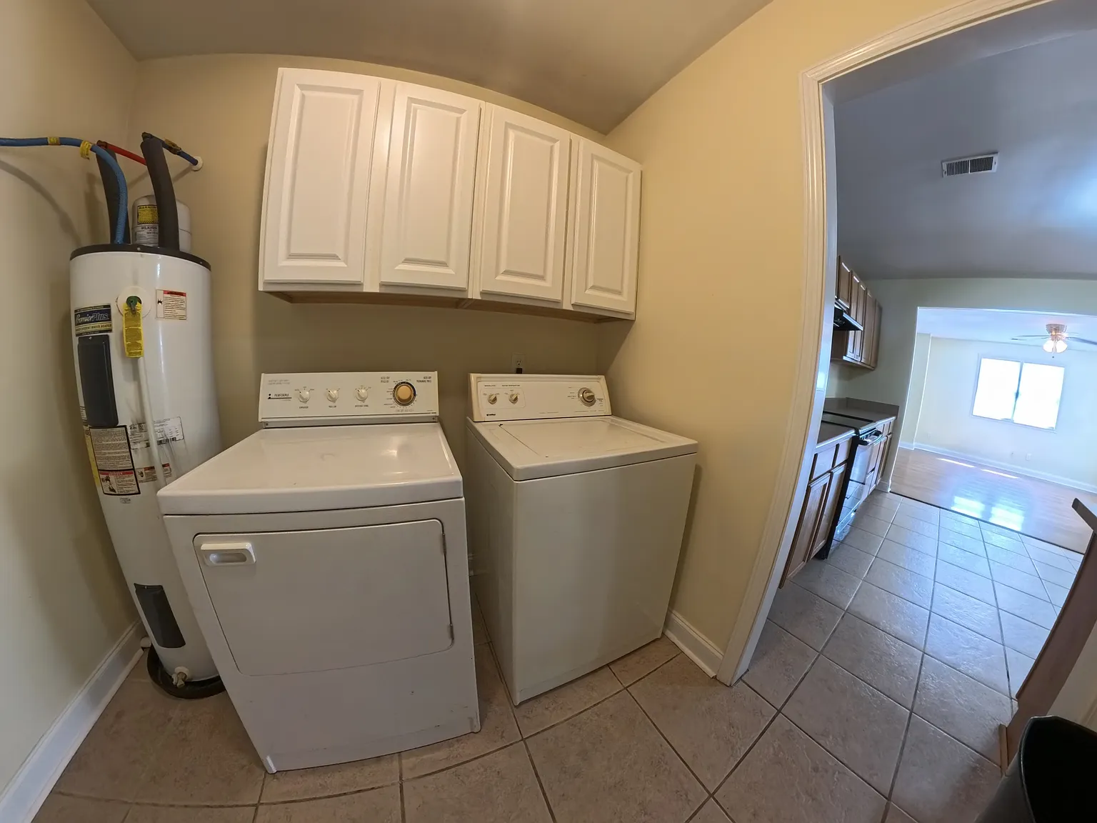 2 bed, 1050 sqft, $1,250 — Photo 4