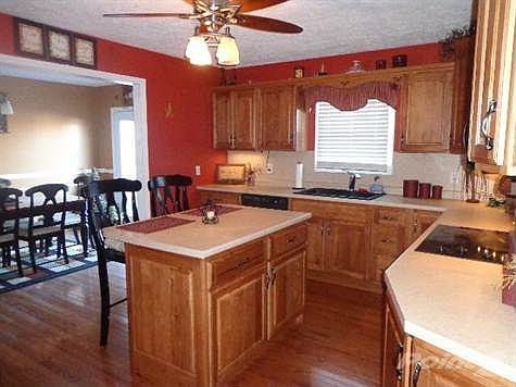 Beautiful Cabintry/Island