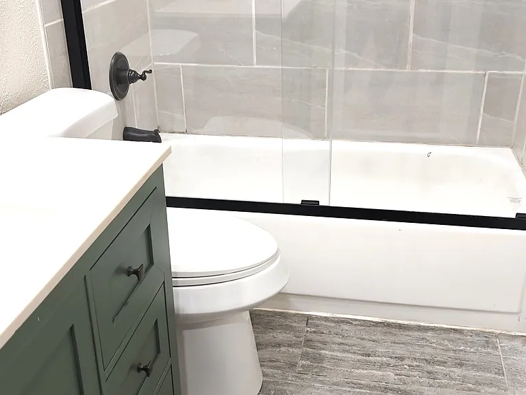 Hallway Bathroom with Tub