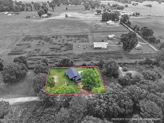 2nd image of 2124 County Road 4110