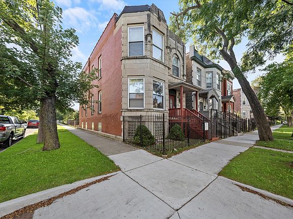 2nd image of 1901 S Hamlin Ave