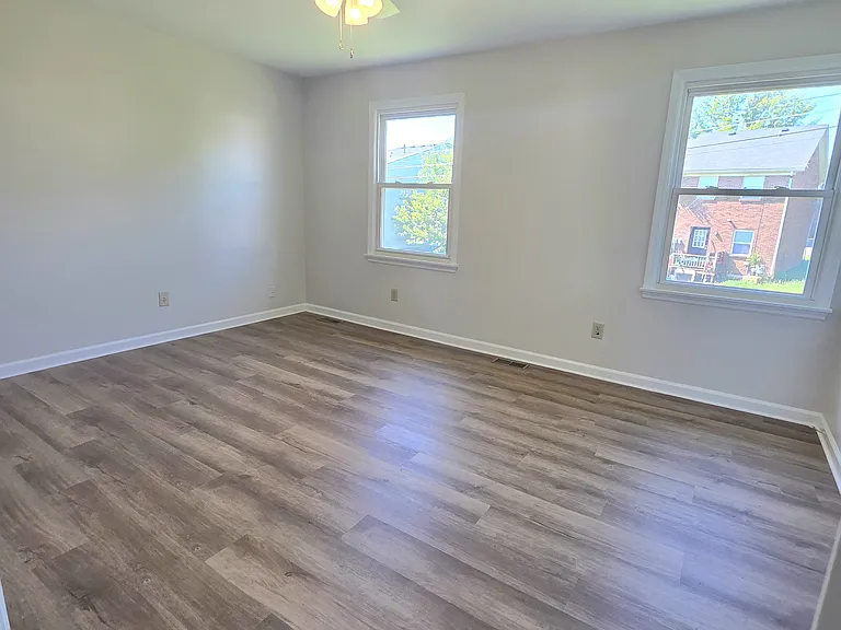 204 Strawberry Ln — Photo 11