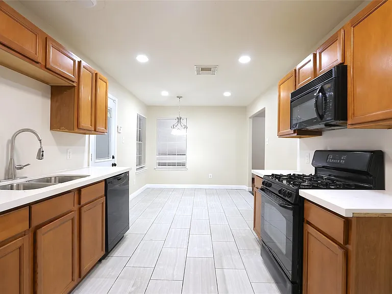 4823 Canyon Blanco Dr — Photo 6
