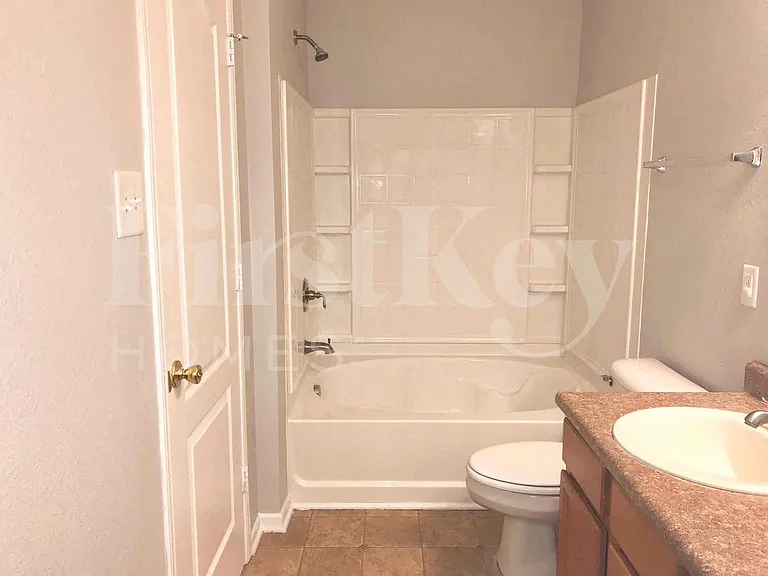 15400 Gallow Ln — Photo 14