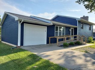163 Willowood Rd, Litchfield, IL 62056