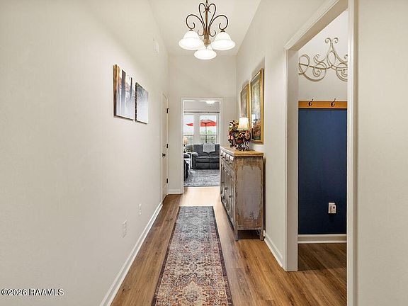 5th image of 207 Springsteen Ln