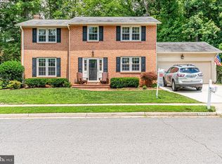 10421 Headly Ct, Fairfax, VA 22032