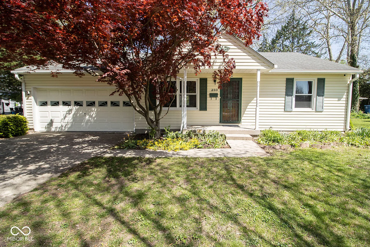 233 N Fenton Ave photo 1