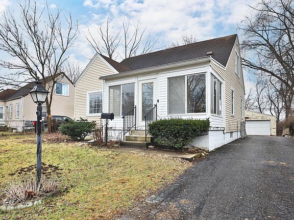 3rd image of 2233 Argyle Dr