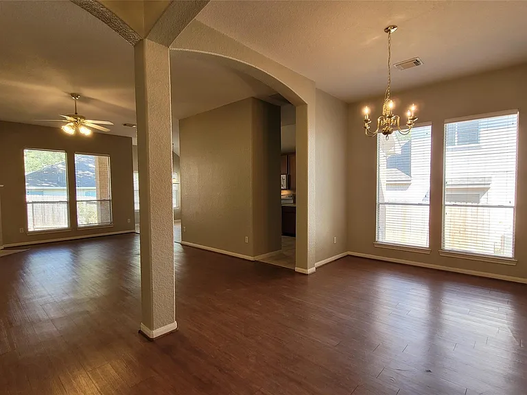 3825 Evergreen Way — Photo 7
