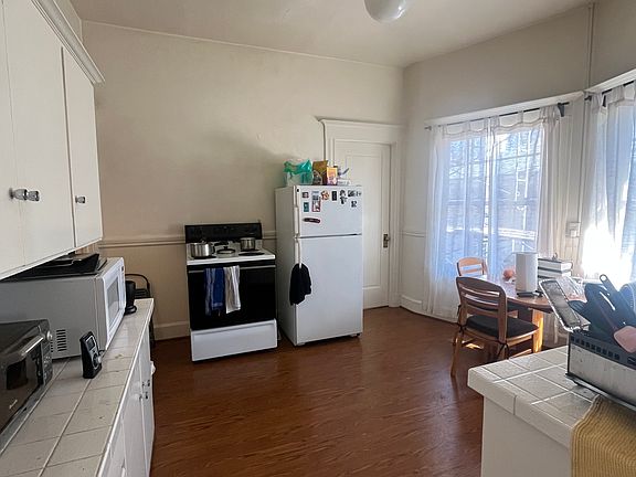 5th image of 1325 H St APT 9
