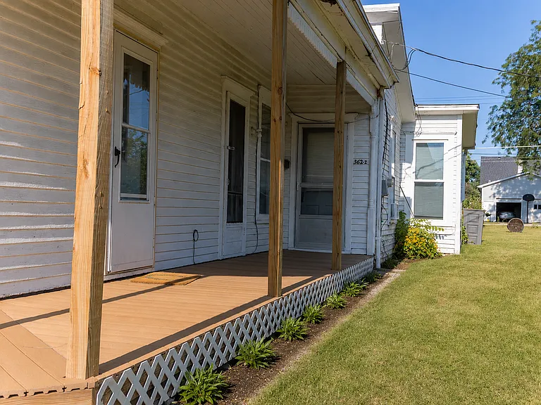 362 N Line St — Photo 17