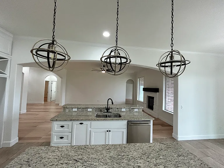 3573 Riverfront Dr — Photo 3