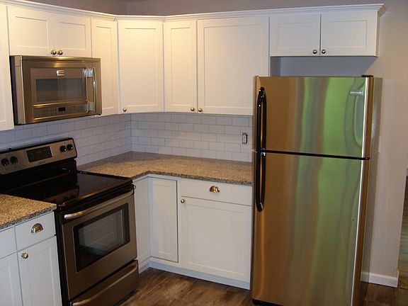 3rd image of 10571 Thornview Dr