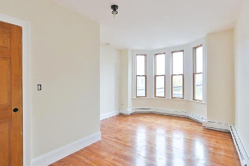 2nd image of 222 Saratoga St #2TT