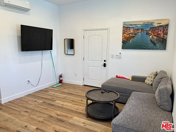 3rd image of 6504 Gaviota Ave