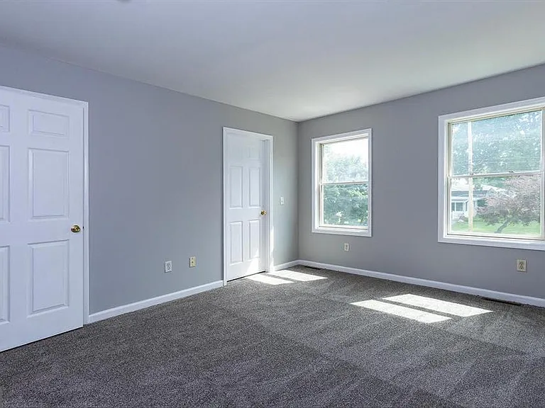 1041 Oberlin Rd — Photo 38