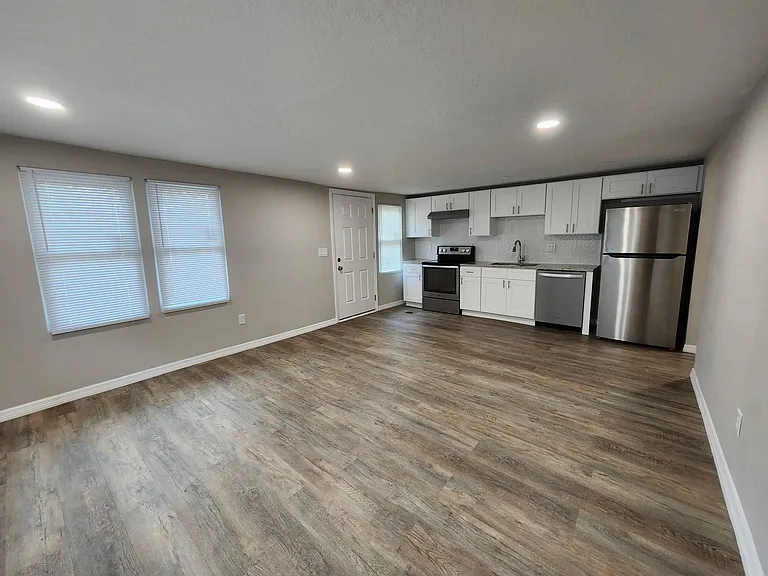 IPM-1207 Kingston Avenue — Photo 4