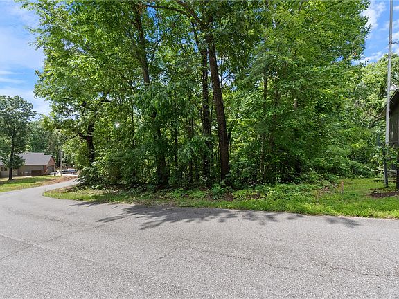 2nd image of Cawood Dr #3