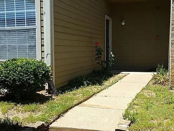 2nd image of 4113 Esters Rd APT 604