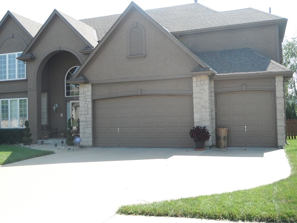 1st image of 169 NE Misty Meadow Dr