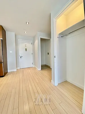 Rented by Zjama Realty Corp | media 8