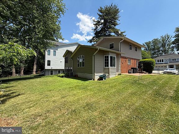 3rd image of 611 Tapawingo Rd SW