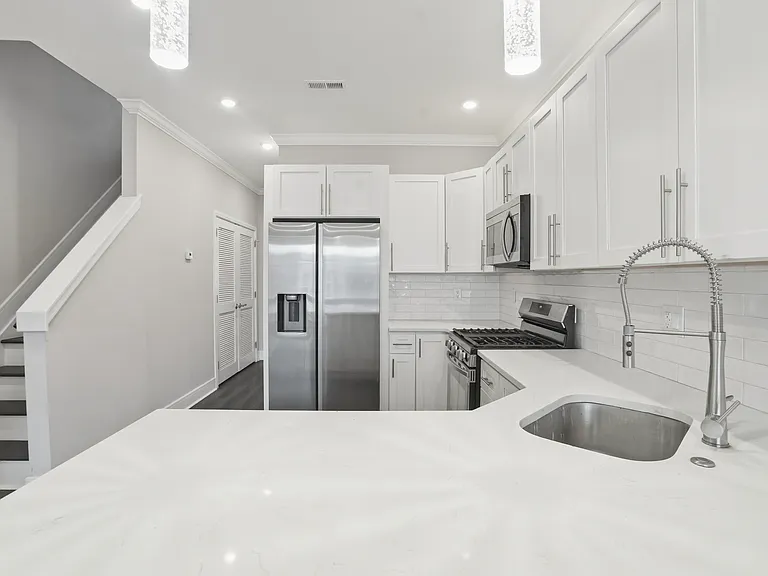 5239 Chancellor St #2 — Photo 8