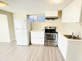 67 Covehaven Ter NE #B, Calgary, AB T3K6H5