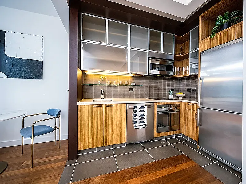 620 West 42nd Street — Photo 3