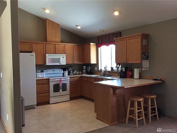 5th image of 1739 Bluegrass Ave