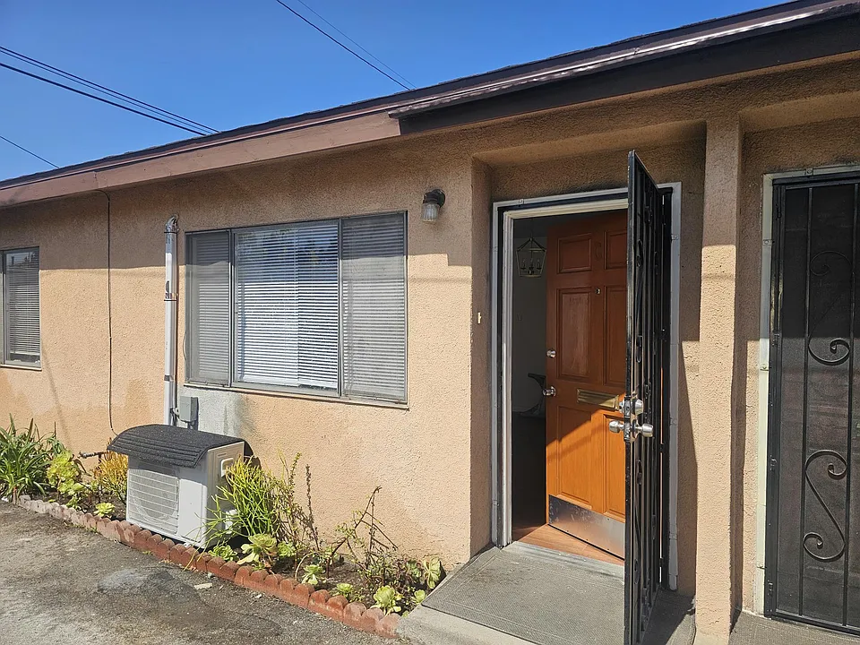 1214 E Broadway #B